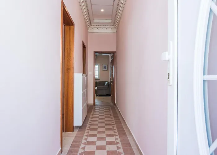 Weiss 2 By Interhome