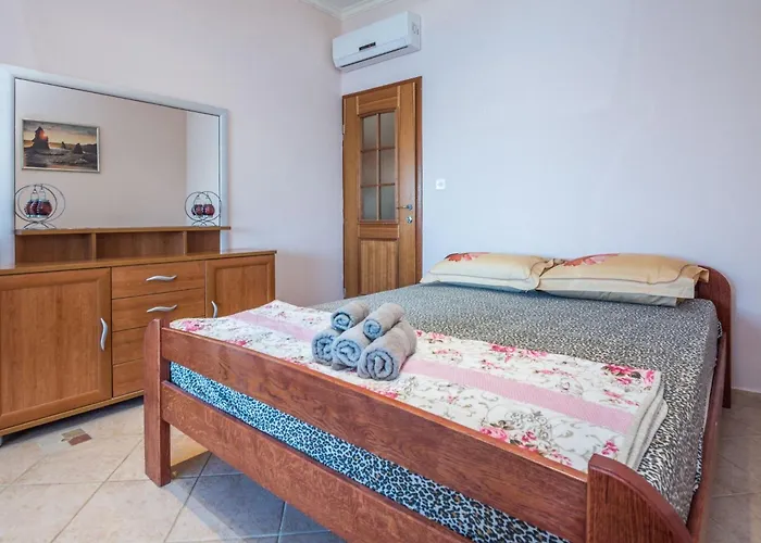 Apartment Weiss 2 By Interhome